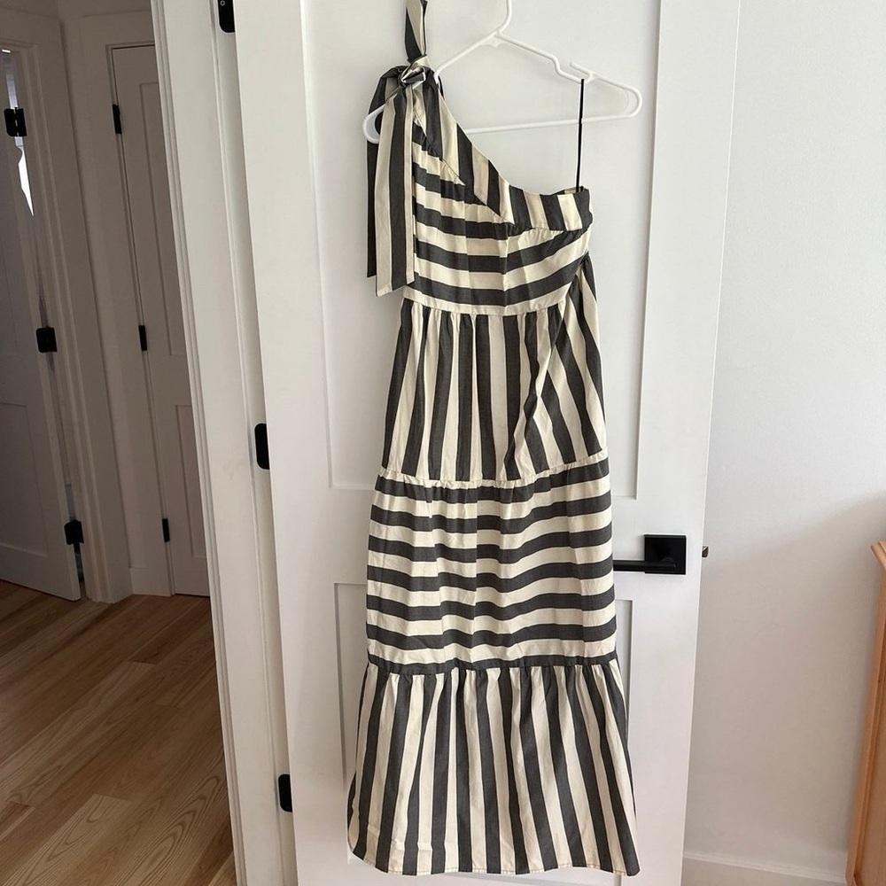 Who What Wear striped one shoulder bow maxi dress